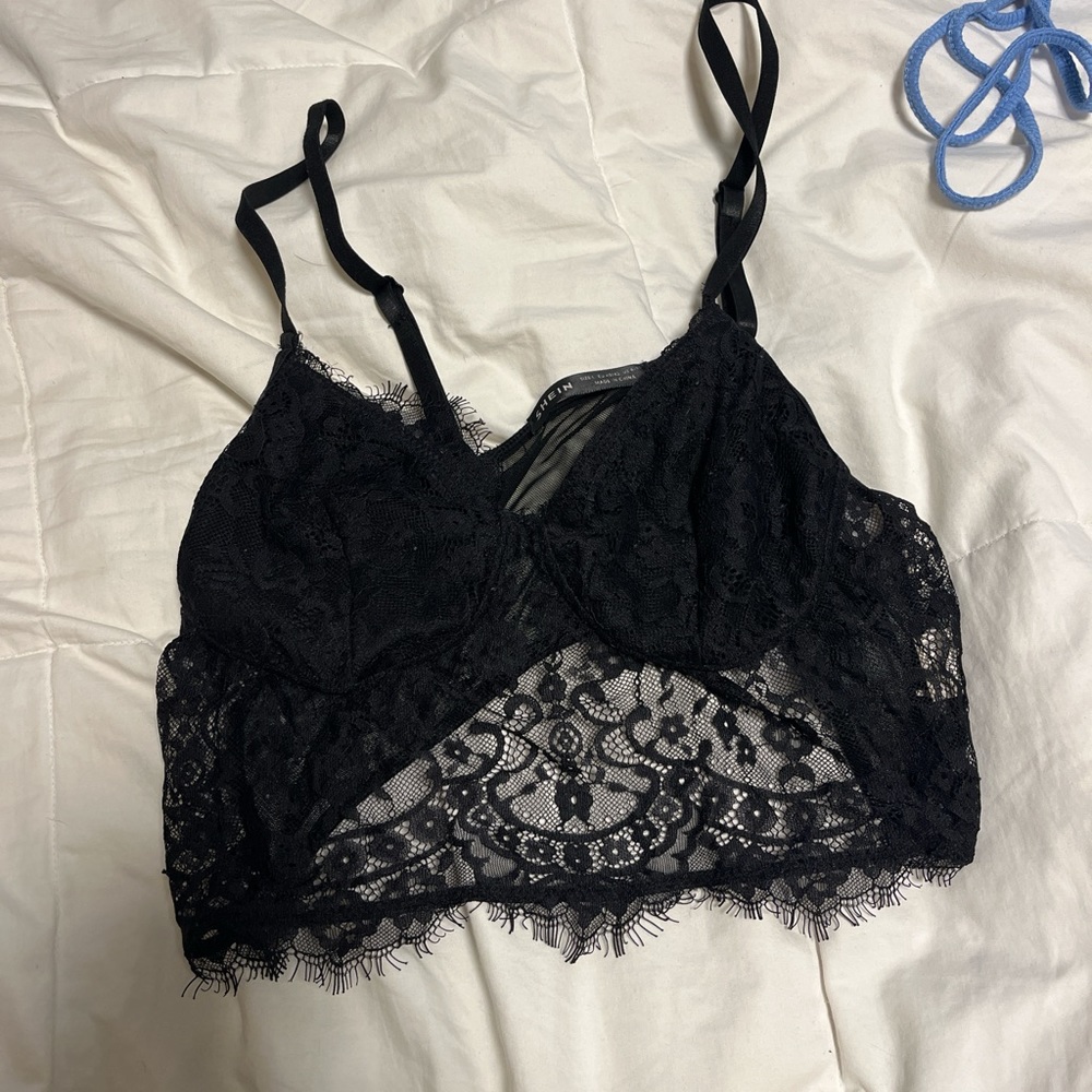 SHEIN Black Lace Crop Top with Scalloped Trim